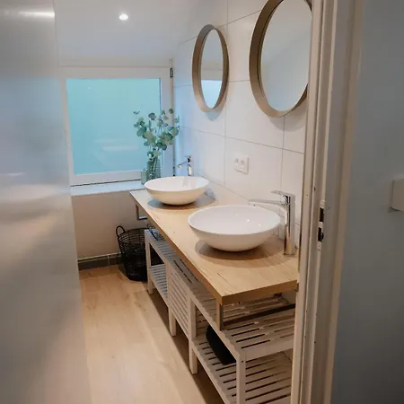 Petit Apartment *